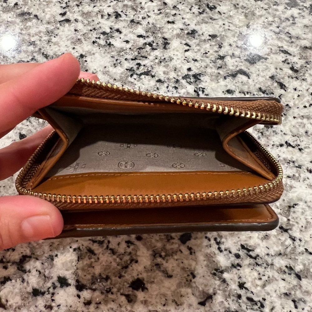 Tory Burch, purse and wallet matching set - Picture 15 of 17